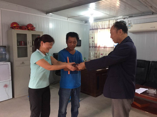 “金秋助学”,矿建二公司在行动