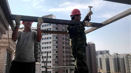 用实干践诺“两学一做”以成绩彰显“追赶超越”