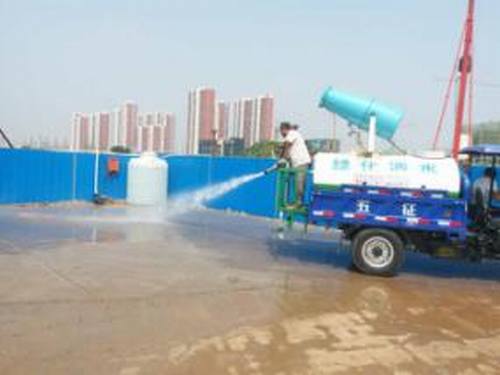 铜煤公司第十一项目部防尘治霾积极在行动