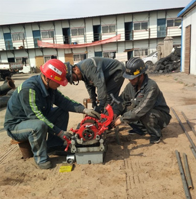 机电安装公司柠条塔项目部完成井下南翼辅运大巷压风自救及供水施救系统工程