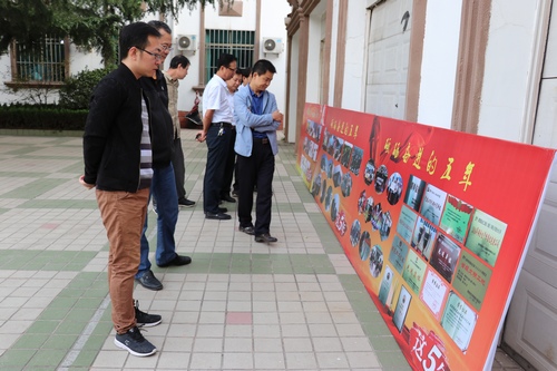 澄合分公司举办“砥砺奋进的五年”牌板展览活动