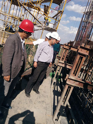 榆林市榆神检测技术有限公司负责人董江平一行莅临天工公司土建二部小保当选煤厂末煤仓工地检查指导工作