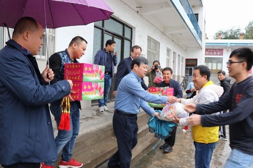 陕西澄合合阳煤炭开发有限公司领导中秋节看望慰问一线施工人员