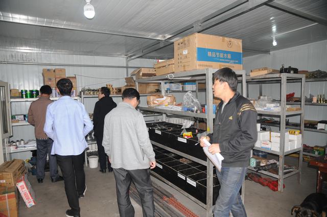 掘进公司“双节”安全检查颁布最严禁酒令