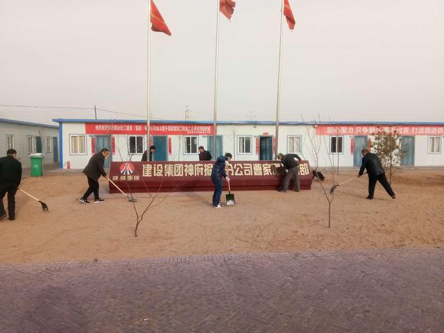 三月阳光暖大地 雷锋精神暖心头