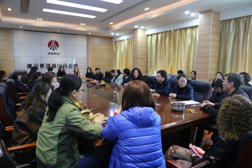 春风映红桃花面 岁月巾帼显风流