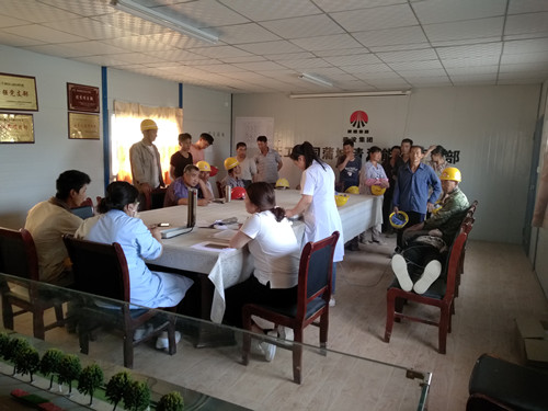 天工公司蒲城清洁能源项目部组织开展劳务工友健康体检活动