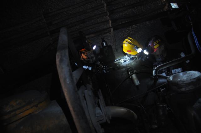 陕煤建设掘进公司曹家滩项目部多举措筑牢安全防护墙