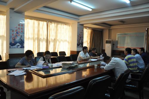 陕煤建设副总师王民福一行莅临韩城分公司对机电专项整治活动进行检查指导