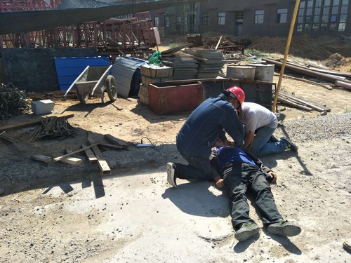 陕煤建设中煤公司:“安全第一 防范为先”开展触电应急演练