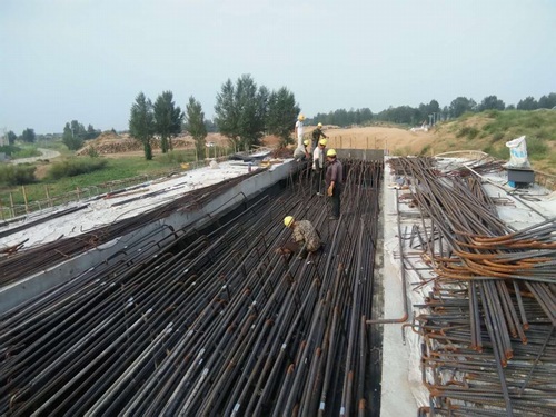 陕煤建设路桥分公司靖神铁路项目激战酣