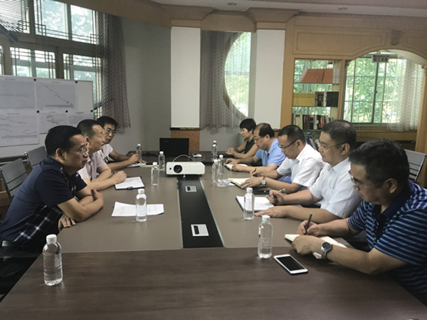 贠公法到川耀公司指导工作