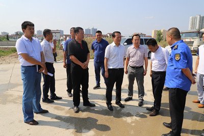 汉中市汉台区委书记郑永涛视察陕煤建设汉中公司承建的金华路项目