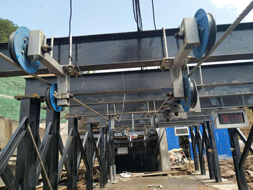 陕煤建设机电安装公司:冶坪煤矿“猴车”装置开始试运行