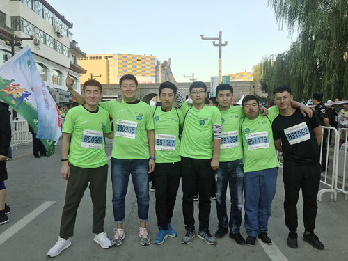 榆林国际马拉松赛为陕煤建设人打“call”