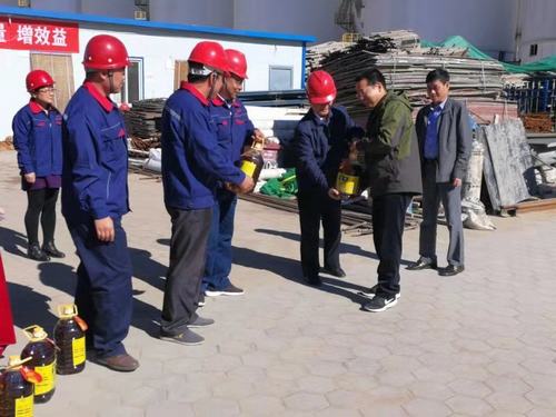贠公法深入榆北小保当矿施工一线慰问指导工作