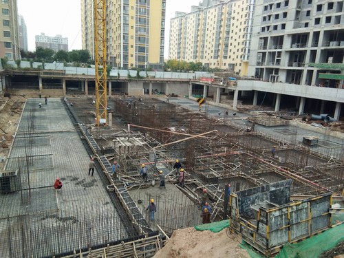 陕煤建设铜煤公司第十项目部天籁小区 5#楼基础混凝土工程浇筑完成