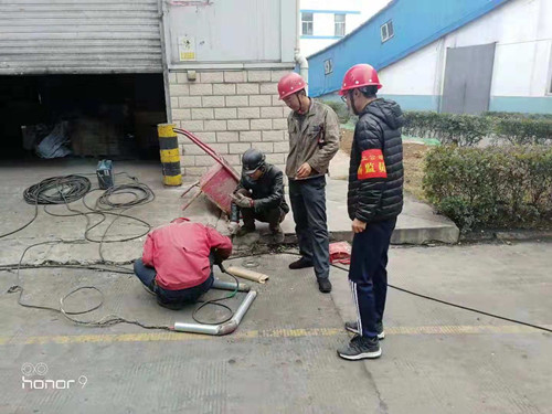 陕煤建设天工公司:群安员“红袖章”身份亮出来