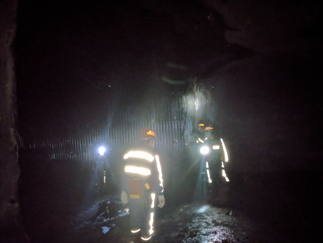 陕煤建设矿建三公司曹家滩项目部2-2煤回风大巷圆满完成合同内掘进工程