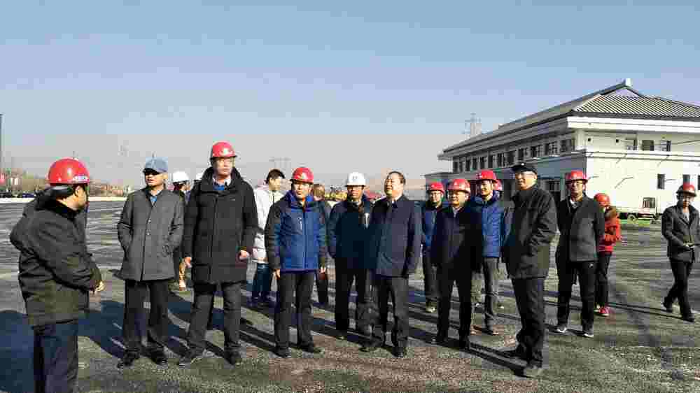 铜川交通局局长路学敏到川耀项目服务区检查指导工作