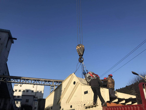 陕煤建设机电安装公司黄陵建庄工地:“干完,大年三十回家!”