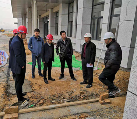 铜川公路管理局副局长师延强深入川耀施工现场检查指导工作