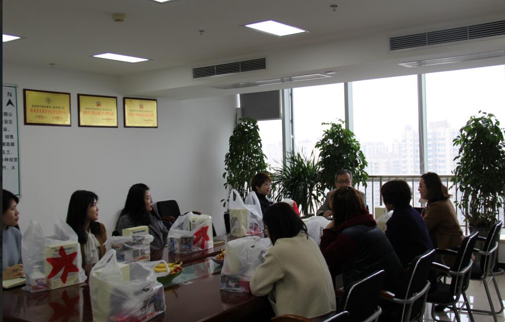 助力双特百亿 巾帼不让须眉