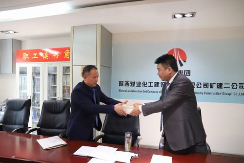 @陕煤建设矿建二公司全体中干：来领书啦！