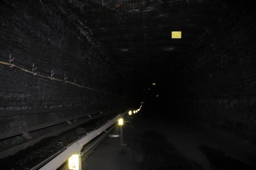 陕煤建设掘进公司：北翼项目部3-1煤辅运大巷反掘精准贯通