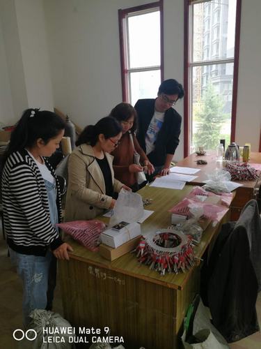 陕煤建设韩城分公司承建的新康小区住宅楼顺利完成钥匙移交