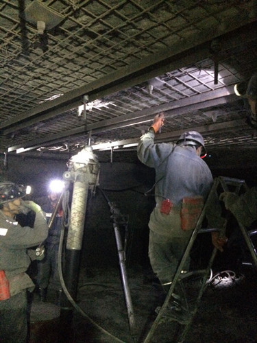 陕煤建设天工公司瑞能矿建项目部瑞能矿煤矿109机头硐室顺利贯通