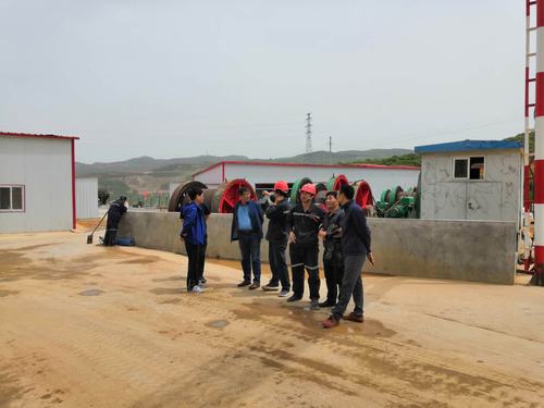 陕煤建设矿建二公司与中煤公司开展安全生产标准化施工交流学习