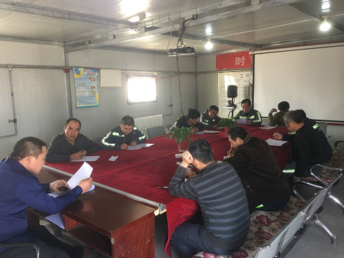 陕煤建设机电安装公司开展“违章漫画”培训给职工“减压”