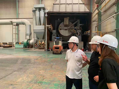 陕煤建设物资公司与陕西大秦铝业有限责任公司进行业务洽谈