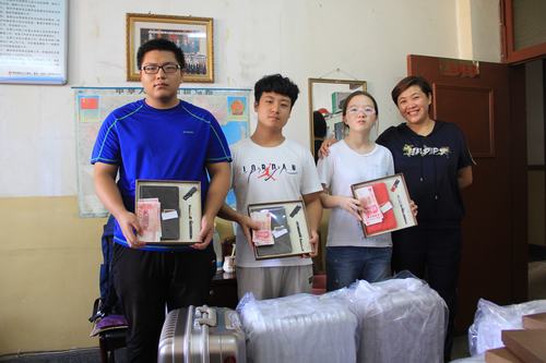 陕煤建设韩城分公司“金秋助学”活动正在进行时