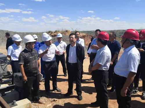 陕西省榆林市政协副主席苏世强一行深入陕煤建设铜煤公司靖神铁路项目调研指导工作