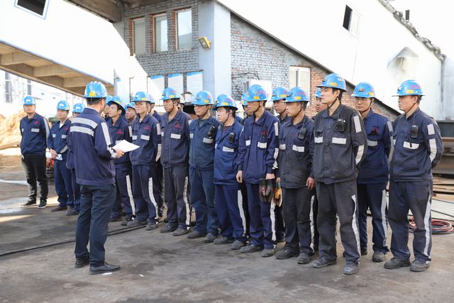 陕煤建设洗选煤运营公司红柳林运营项目部党支部：焊花下的较量