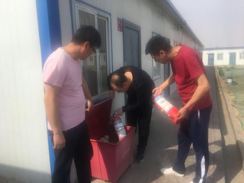 陕煤建设掘进公司：“查风险 除隐患 迎大庆”全员在行动