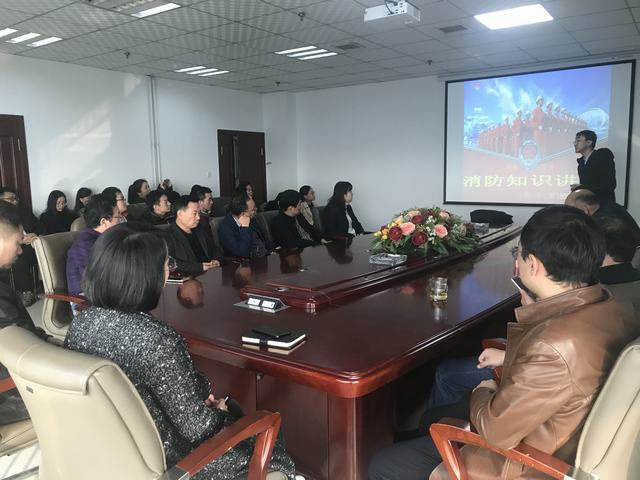 消防培训深入人心 逃生演练缮甲厉兵