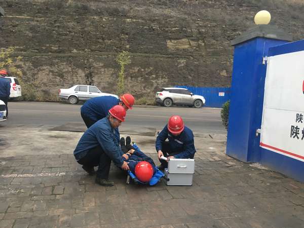 陕煤建设澄合分公司各单位共同开展“消防日”活动筑牢冬季防火线