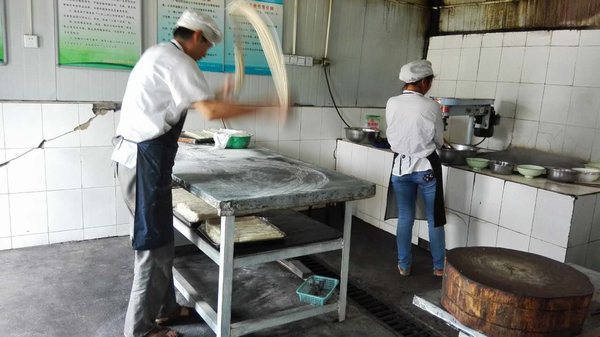 陕煤建设掘进公司:守护舌尖让入冬员工吃好穿暖