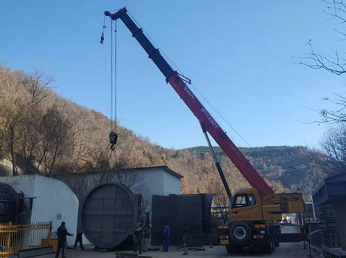 陕煤建设机电安装公司迎风雪安装新型主通风机