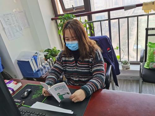 咸阳分公司疫情期间“暖心三八”送关爱