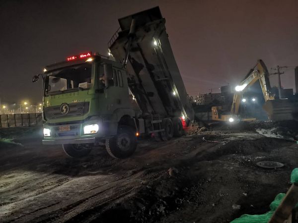 天工公司防疫复工正当时 现场施工忙不停