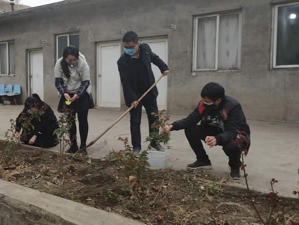 陕煤建设韩城分公司安装四项目部开展义务劳动贡献青春力量