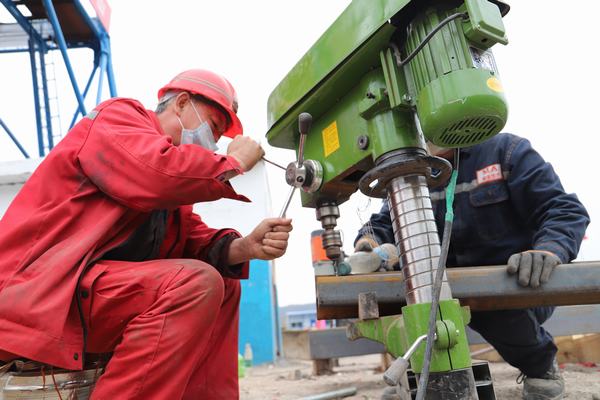 陕煤建设矿建二公司：内练素质外树形象打造掘进铁军队伍