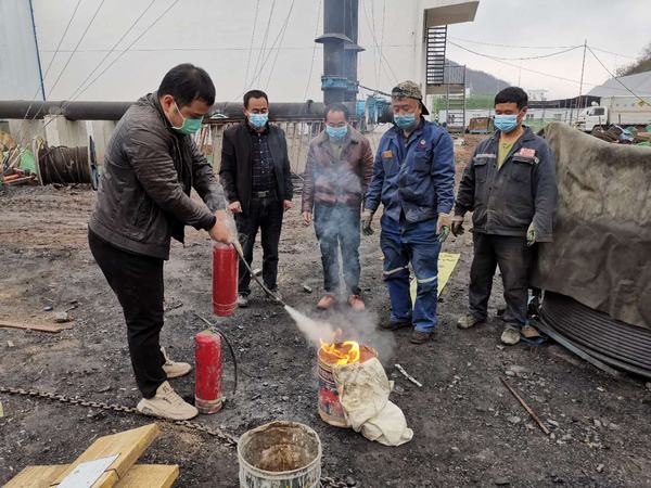陕煤建设矿建二公司各项目部开展消防应急演练活动