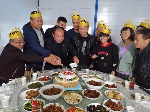 陕煤建设矿建二公司冶坪项目部举办职工集体生日会