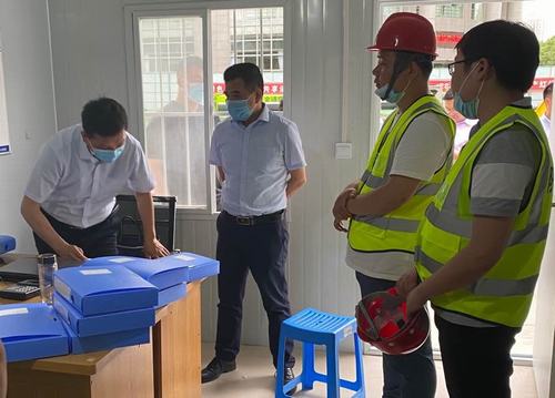 咸阳市相关部门领导莅临城市停车场BOT 项目检查指导工作