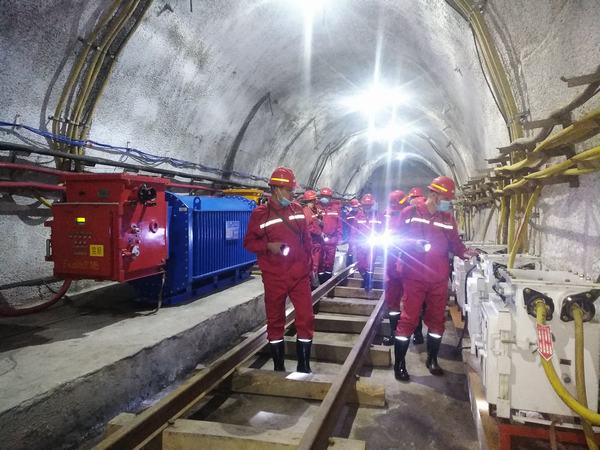 陕煤建设矿建二公司开展“现场说法”式对标活动